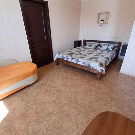 Apartment 2 Rooms Slobozhansky Prospekt Nizhnedneprovsk Exterior foto